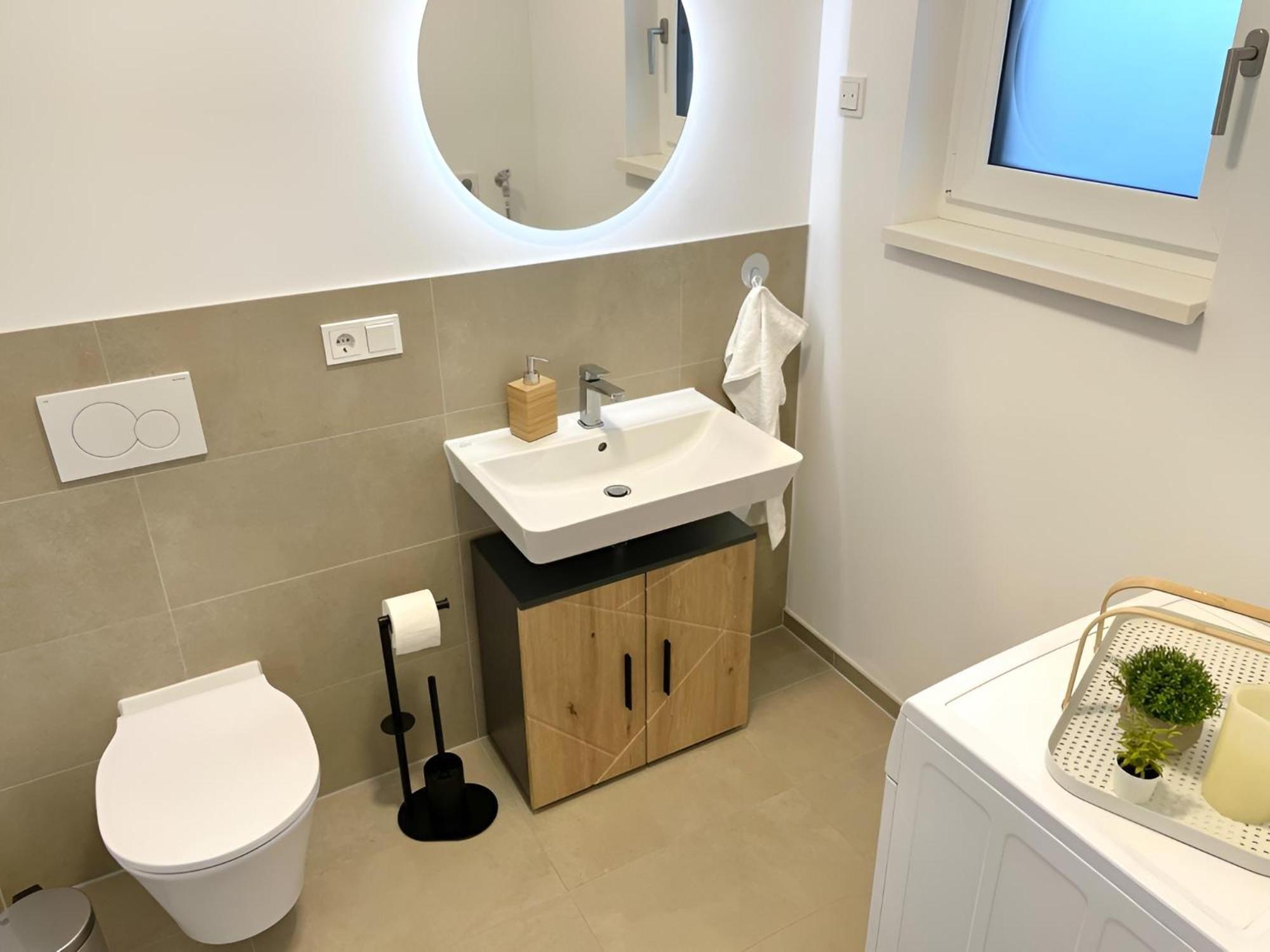 Exklusive 3-Zimmer Luxus-Maisonette In Hochheim - Naehe Frankfurt Flughafen, Wiesbaden Und Mainz ฮ็อคไฮม์ อัม ไมน์ ภายนอก รูปภาพ