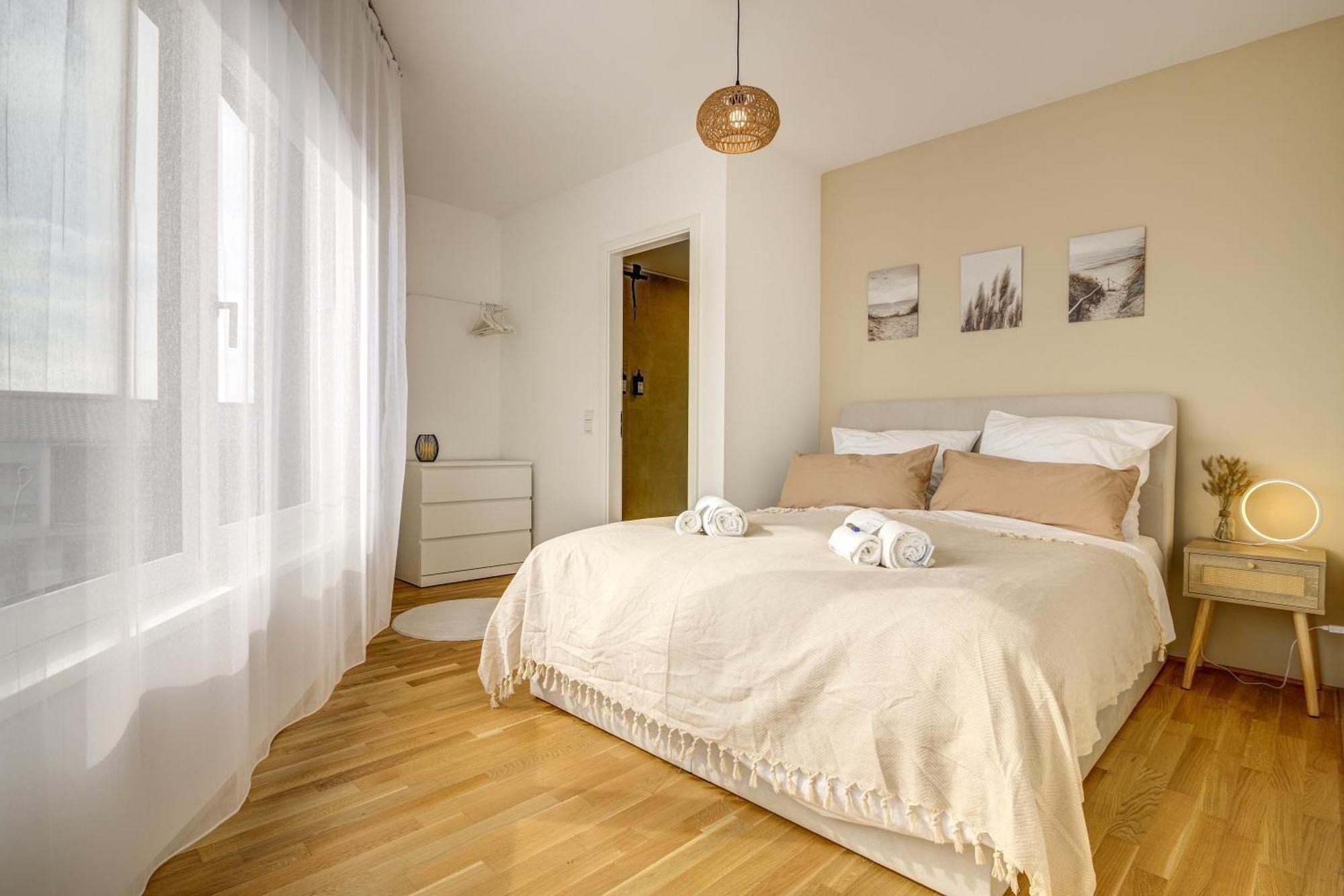 Exklusive 3-Zimmer Luxus-Maisonette In Hochheim - Naehe Frankfurt Flughafen, Wiesbaden Und Mainz ฮ็อคไฮม์ อัม ไมน์ ภายนอก รูปภาพ